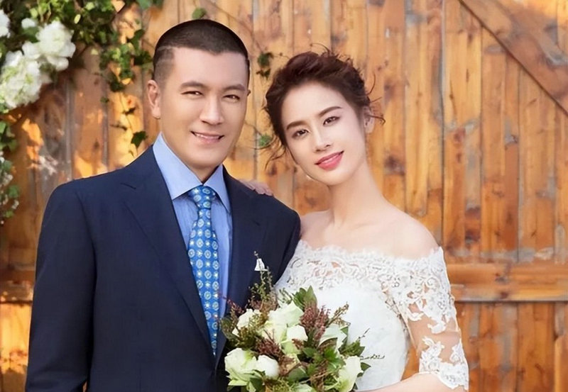 黄圣依老公,黄圣依老公杨子的家世