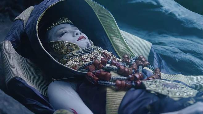 鬼吹灯小说精绝女王的真相 鬼吹灯中精绝女王后面复活了吗