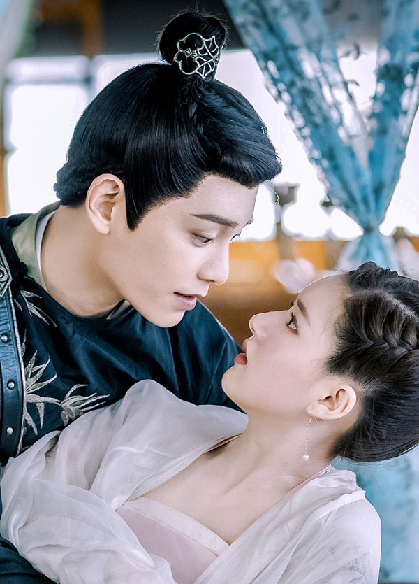 一个人吃上面一个吃下