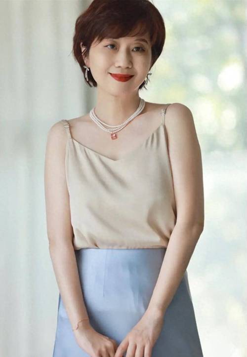 韩国女明星直头发发型