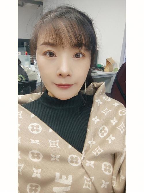 主持人陈晨 每日文娱播报主持人陈晨