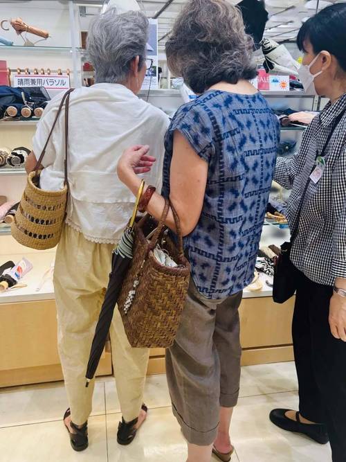 别害怕我就站在你身边