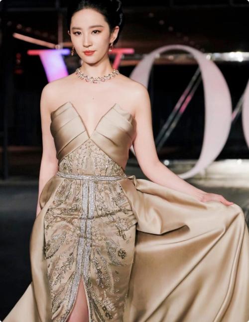 十二楼歌词 十二楼歌词表达