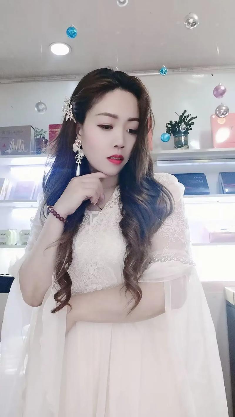 霍启刚一家5口全家福