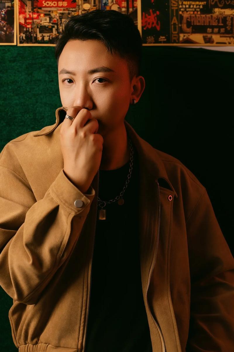 神秘的女人(神秘的女人怎么形容)