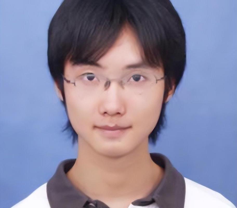 何姿个人资料家庭背景