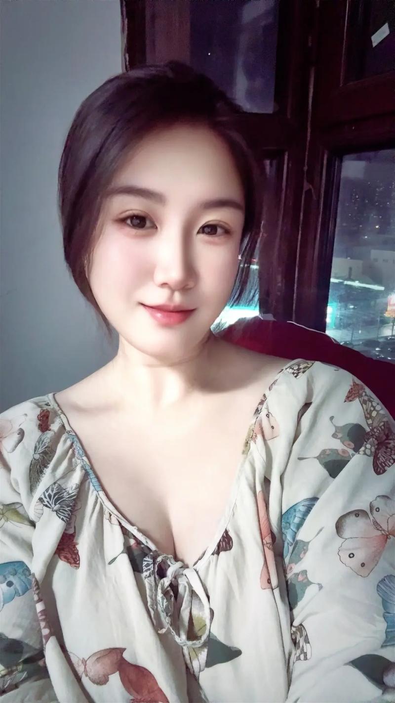 再顾倾人国再顾倾人国的前一句是什么