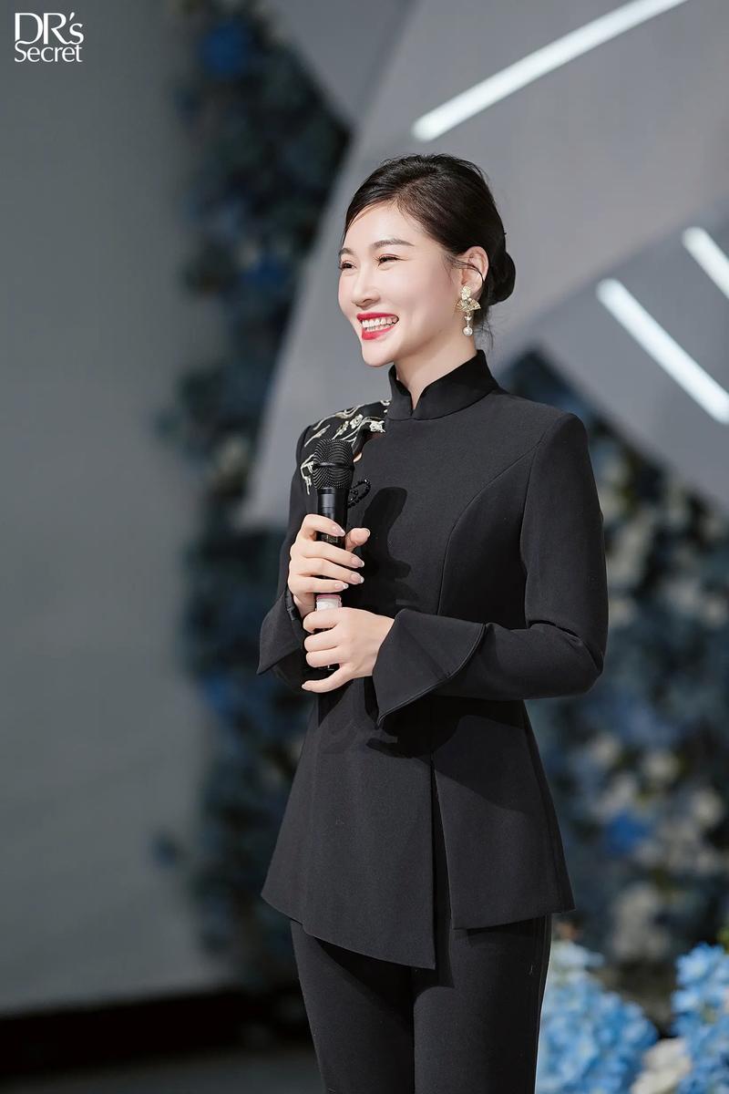 转身李汉荣 转身李汉荣主要内容 转身李汉荣 转身李汉荣主要内容