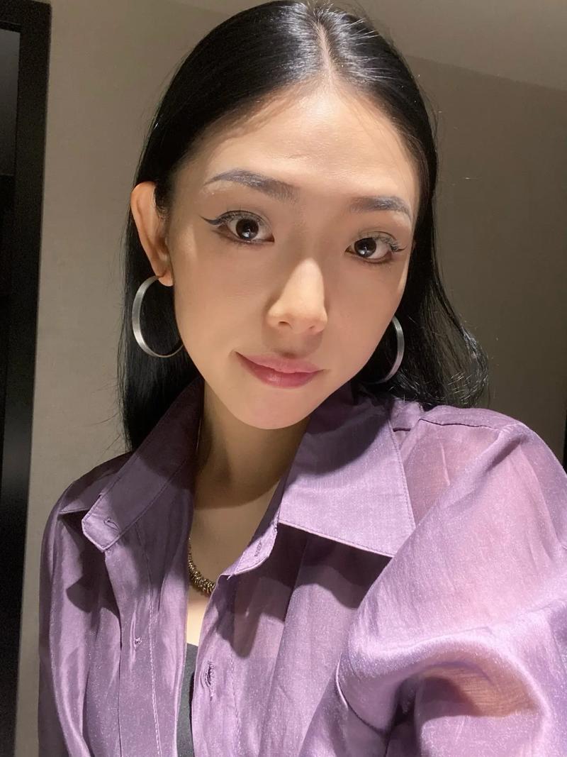 演员梁咏琪 演员梁咏琪男