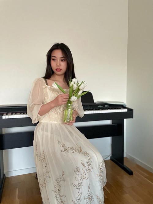 谭松韵许凯发布会全程