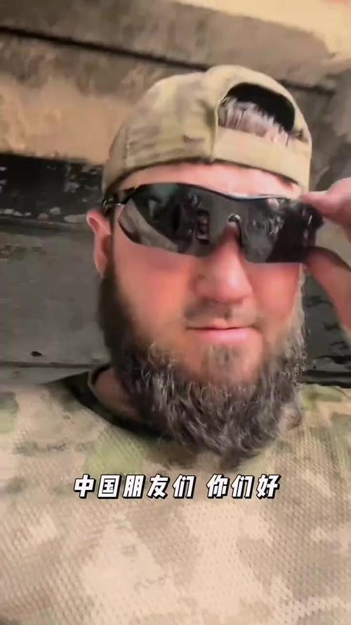 同居三人行 同居三人行演员表