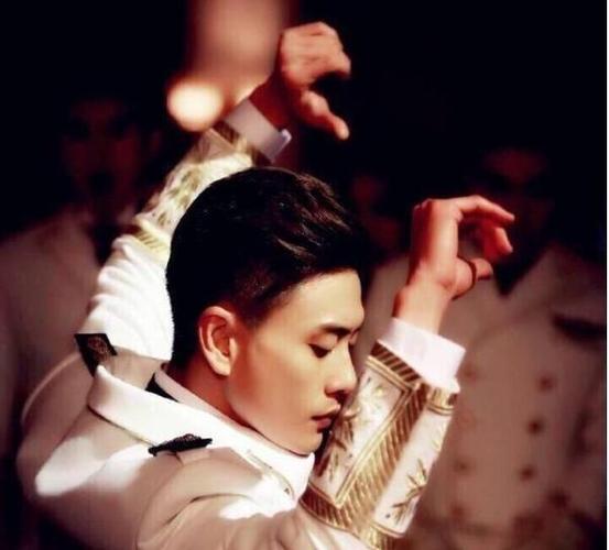 冯绍峰年龄和个人资料