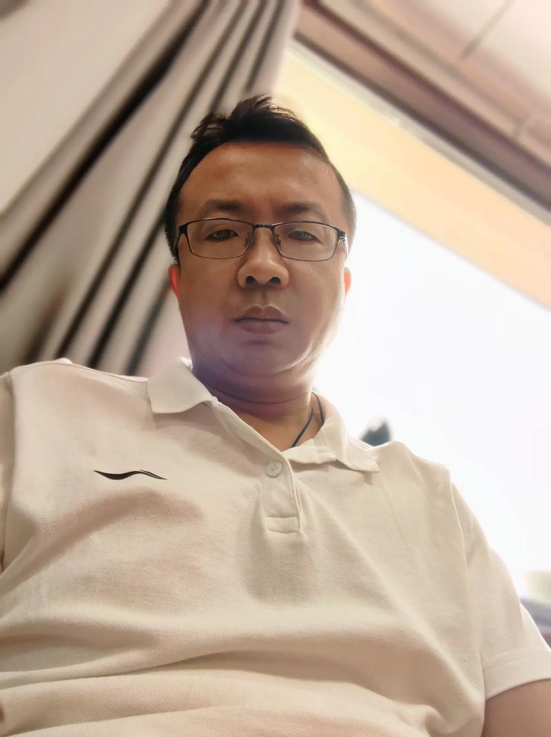 演员邓家佳 演员邓家佳的个人简介