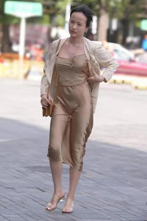 吉娜个人资料家庭背景